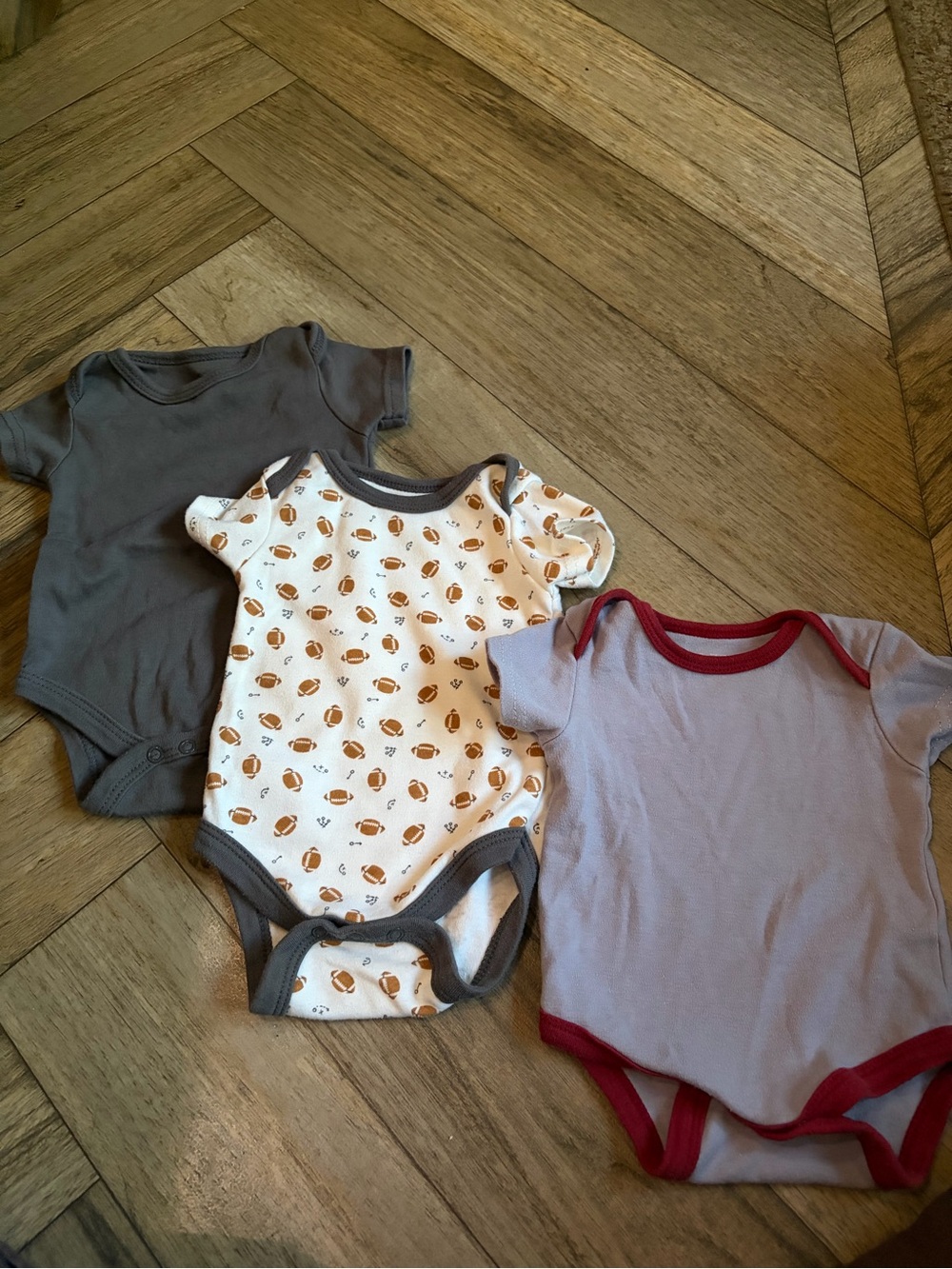 Baby onesies -0-3 months